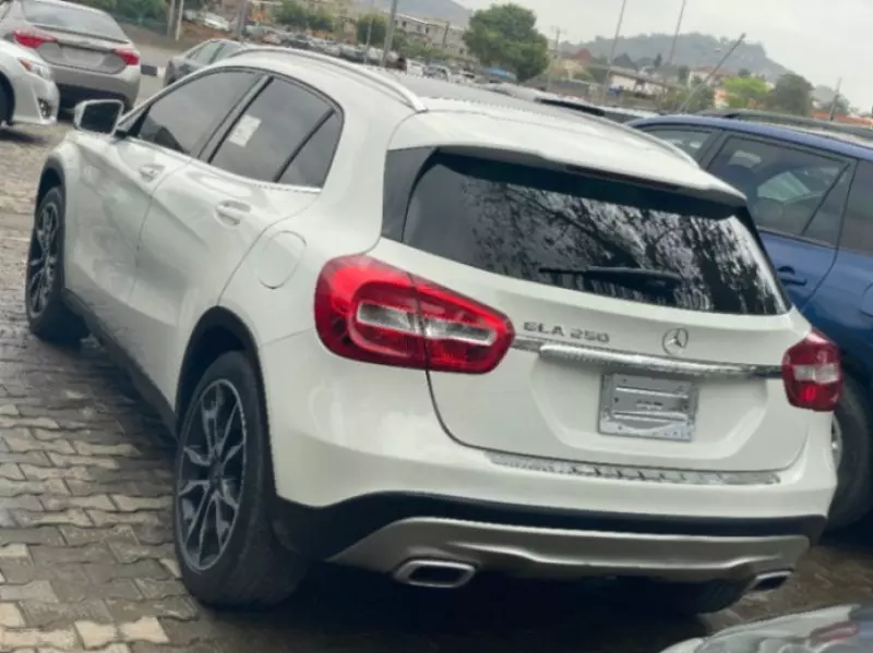 Mercedes-Benz GLA-Class   - 2016