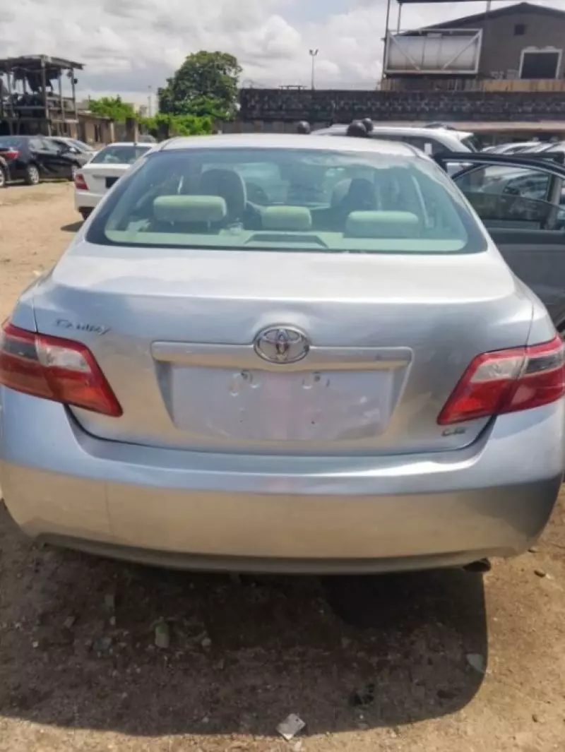 Toyota Camry   - 2014