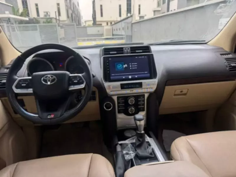 Toyota Landcruiser Prado   - 2017