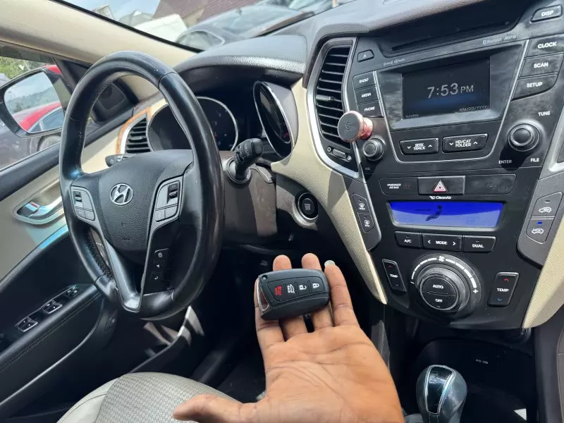 Hyundai Santa Fe   - 2014