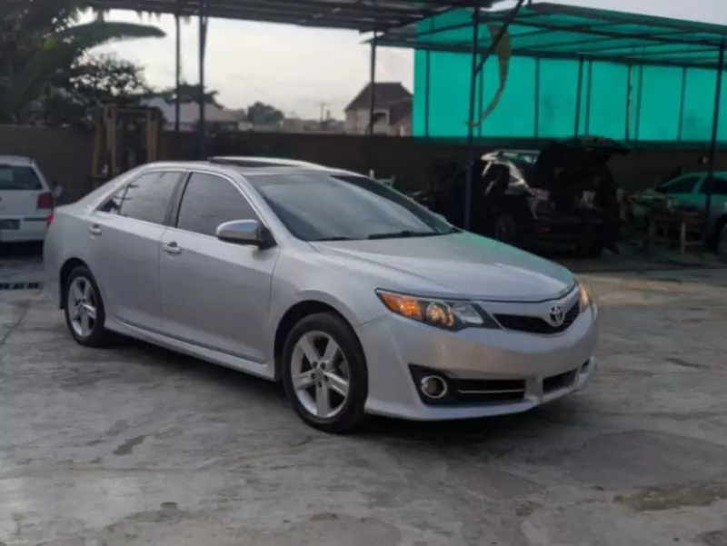TOYOTA Camry   - 2013