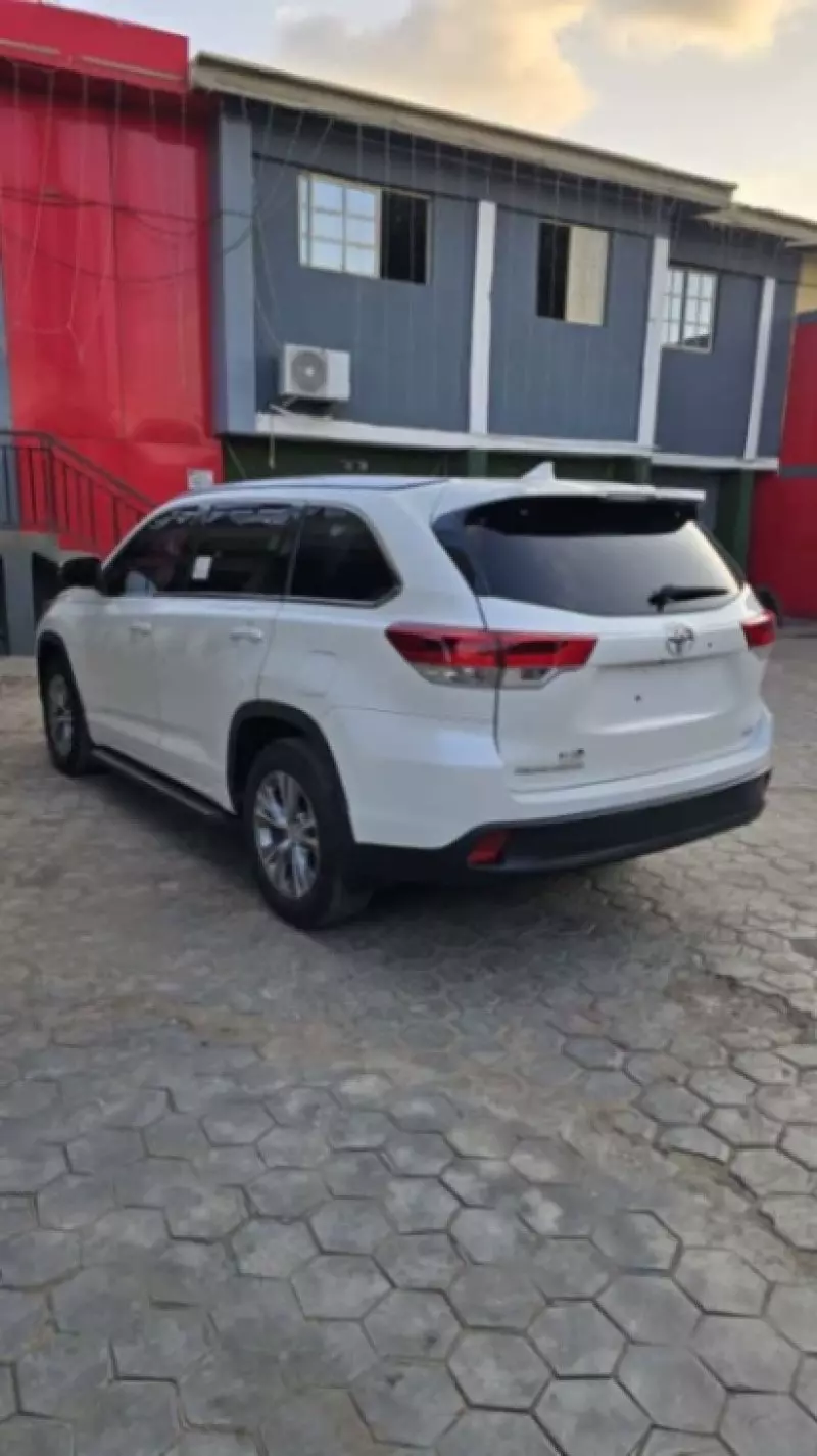 TOYOTA Highlander   - 2015