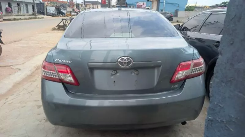 TOYOTA Camry   - 2010