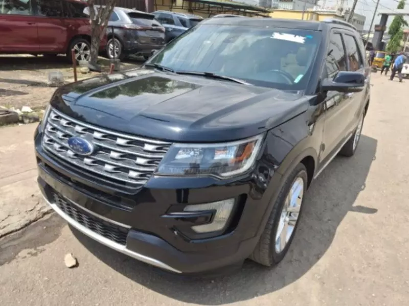 Ford Explorer   - 2016
