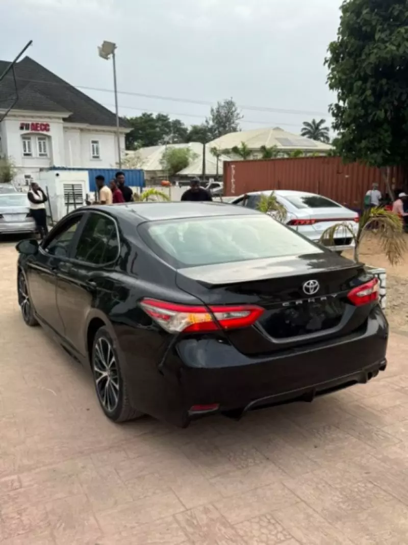 TOYOTA Camry   - 2018