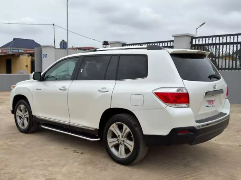 TOYOTA Highlander   - 2013