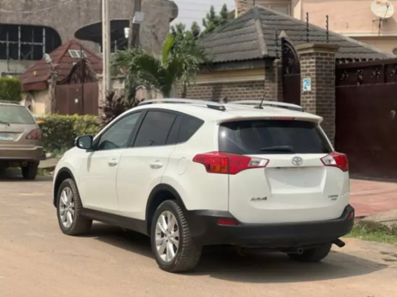 Toyota RAV4   - 2014
