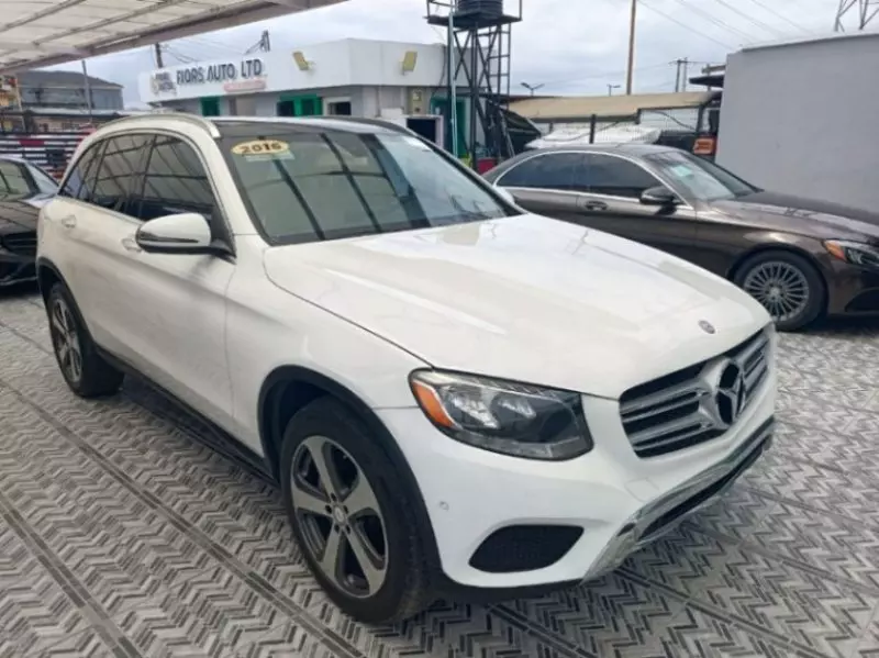 Mercedes-Benz GLC 300   - 2016