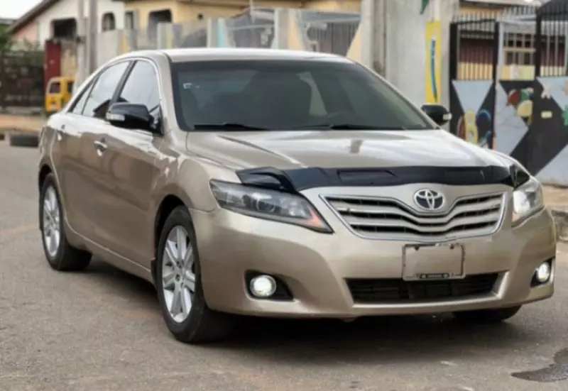 Toyota Camry   - 2009
