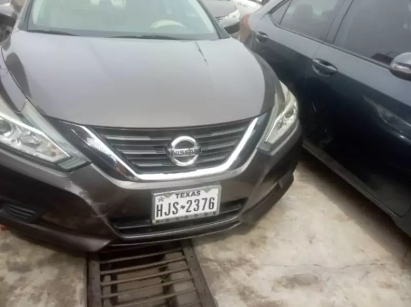Nissan Altima - 2016
