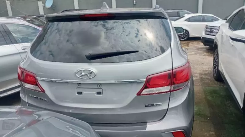 Hyundai Santa Fe   - 2017
