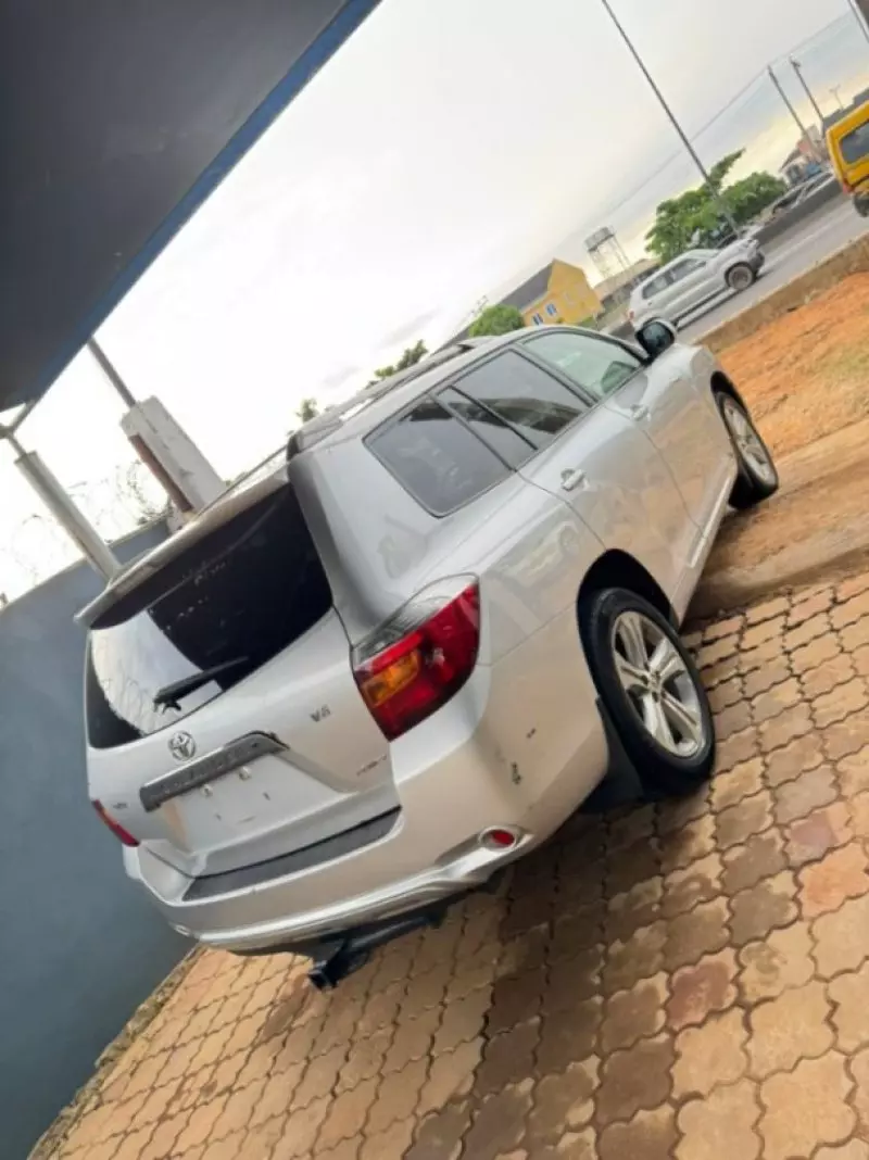 Toyota Highlander - 2009