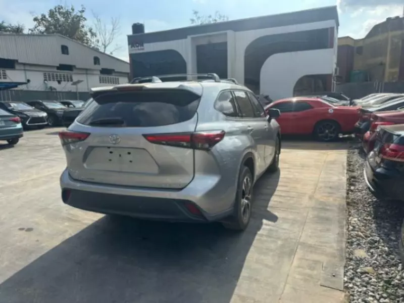 TOYOTA Highlander   - 2021