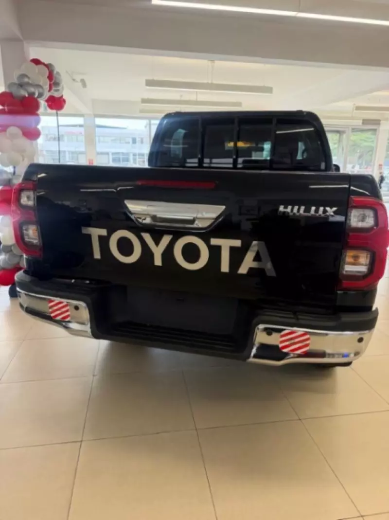 TOYOTA Hilux   - 2026