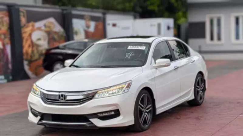 Honda Accord   - 2017
