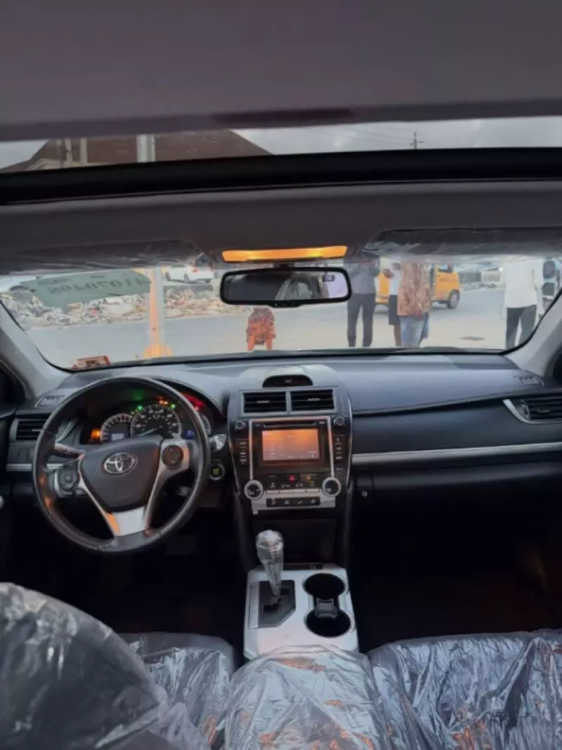 TOYOTA Camry - 2012