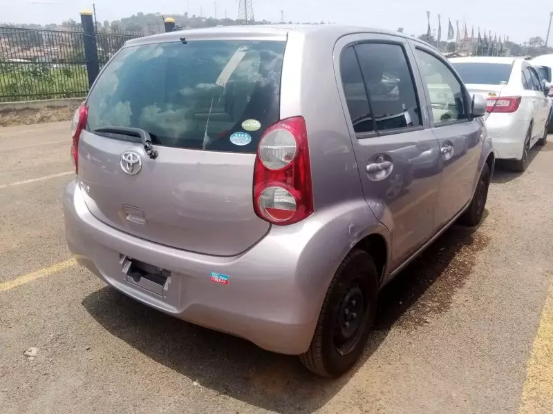 Toyota Passo   - 2012