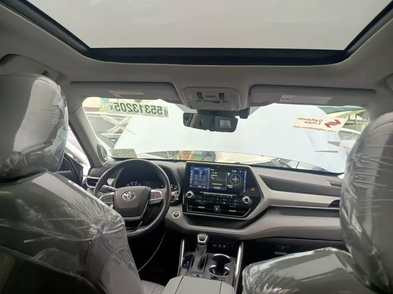 Toyota Highlander   - 2021