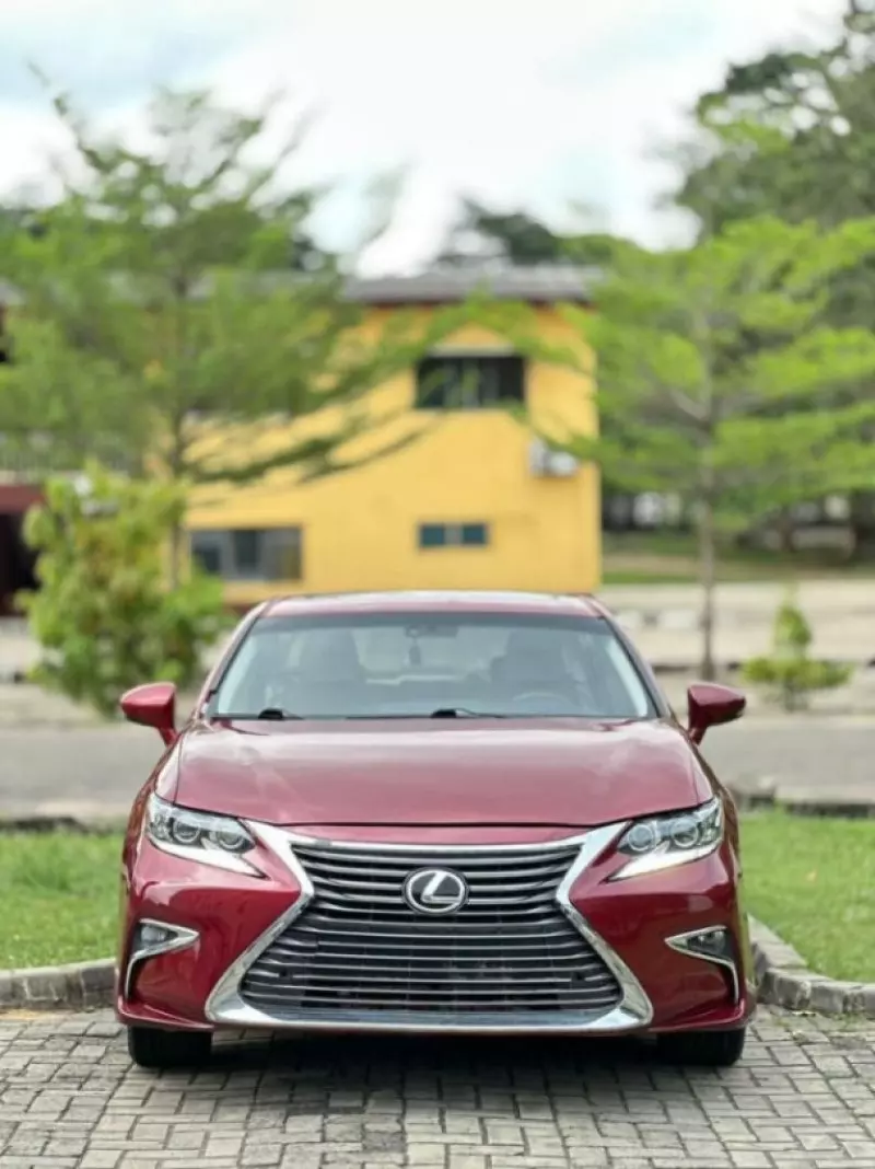 Lexus ES   - 2013
