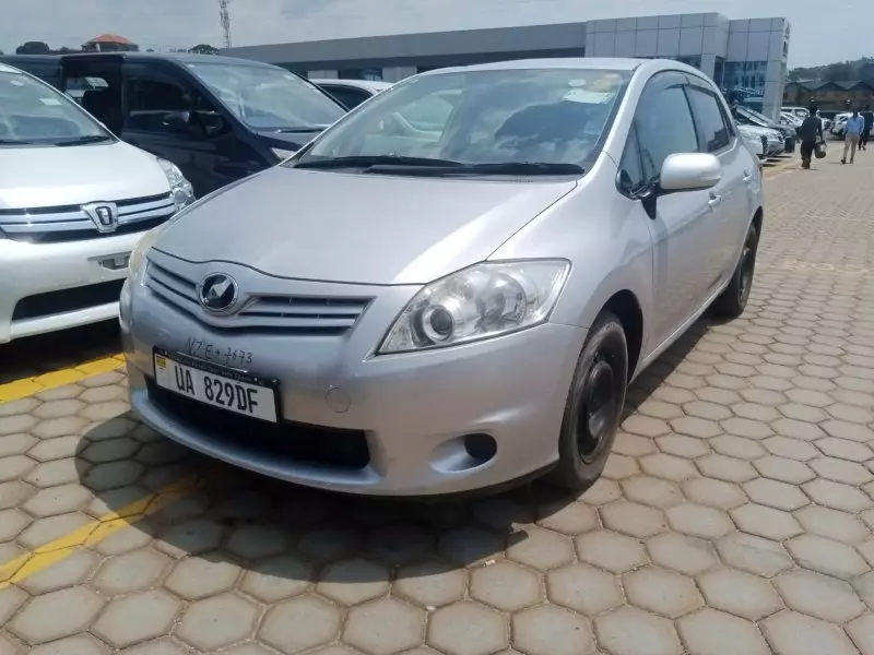Toyota Auris   - 2011