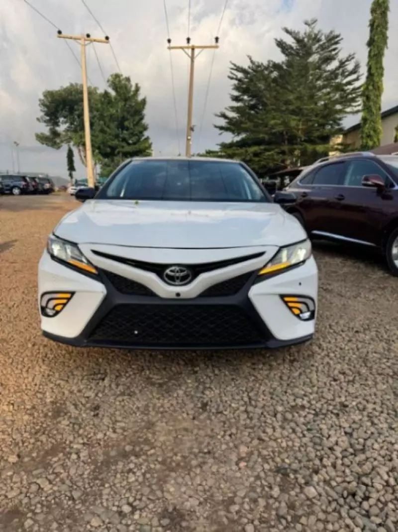 TOYOTA Camry   - 2019