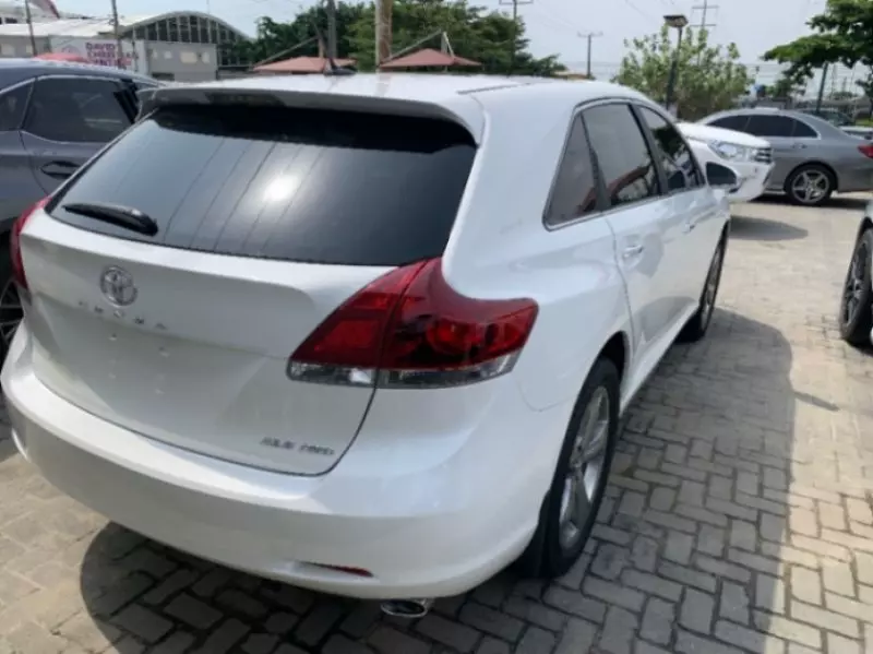 Toyota Venza   - 2013
