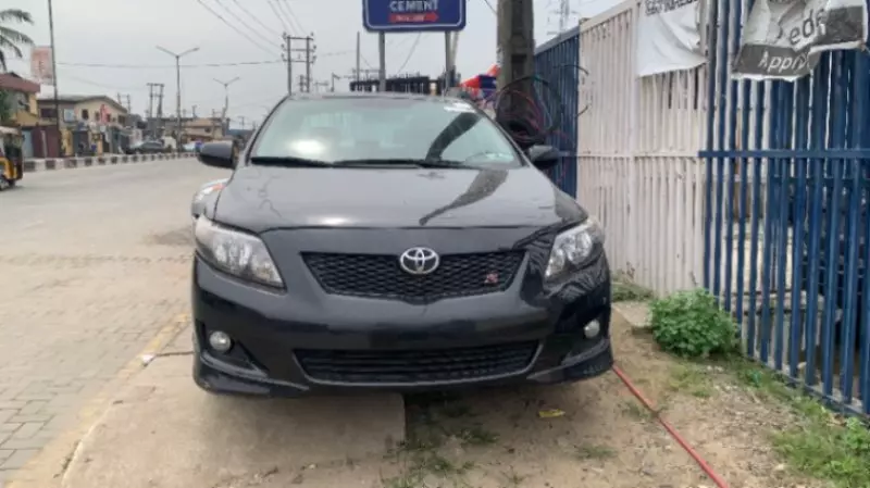 Toyota Corolla   - 2013