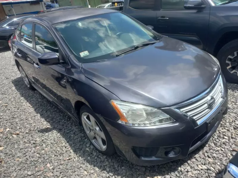 Nissan Sentra   - 2013