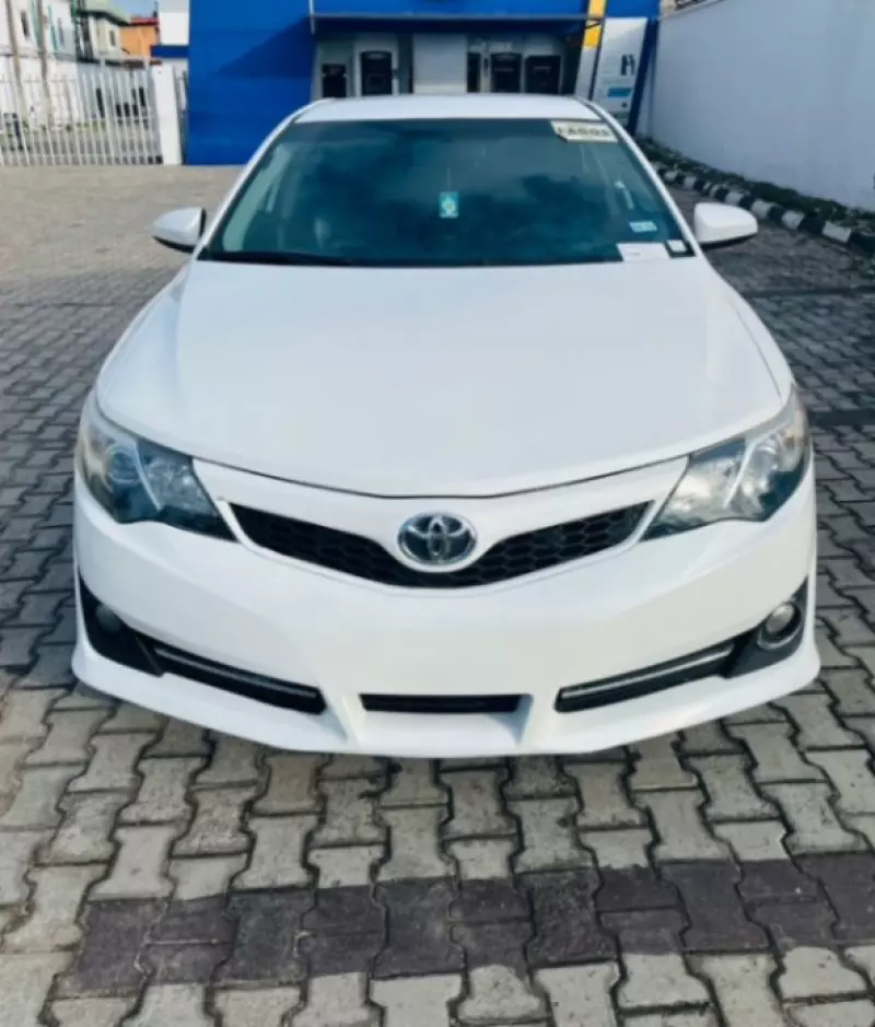 TOYOTA Camry   - 2012