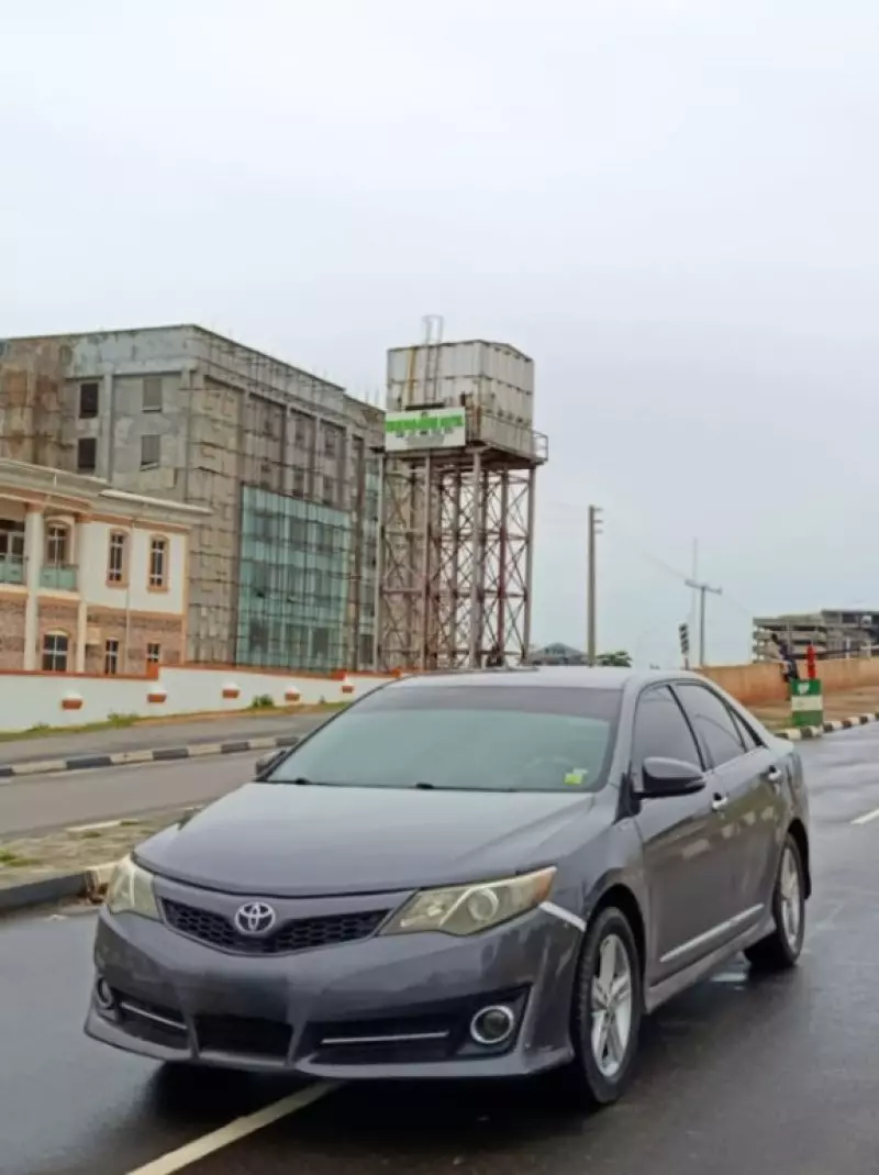 TOYOTA Camry - 2013