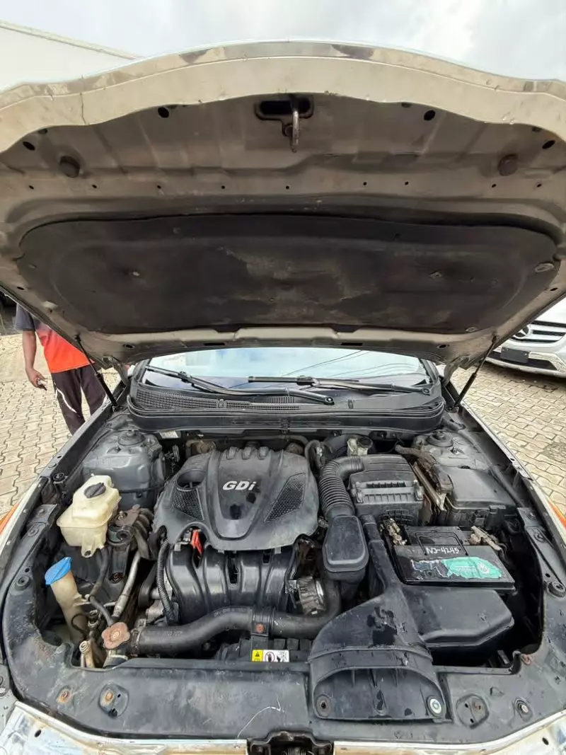 Hyundai Sonata   - 2013