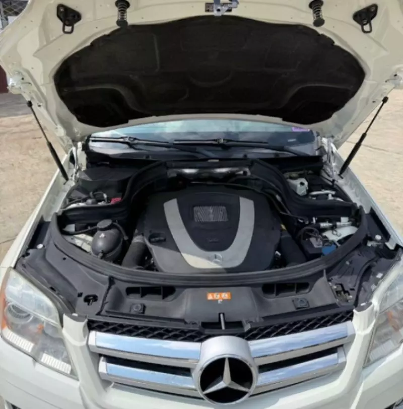 Mercedes-Benz GLK 350   - 2010
