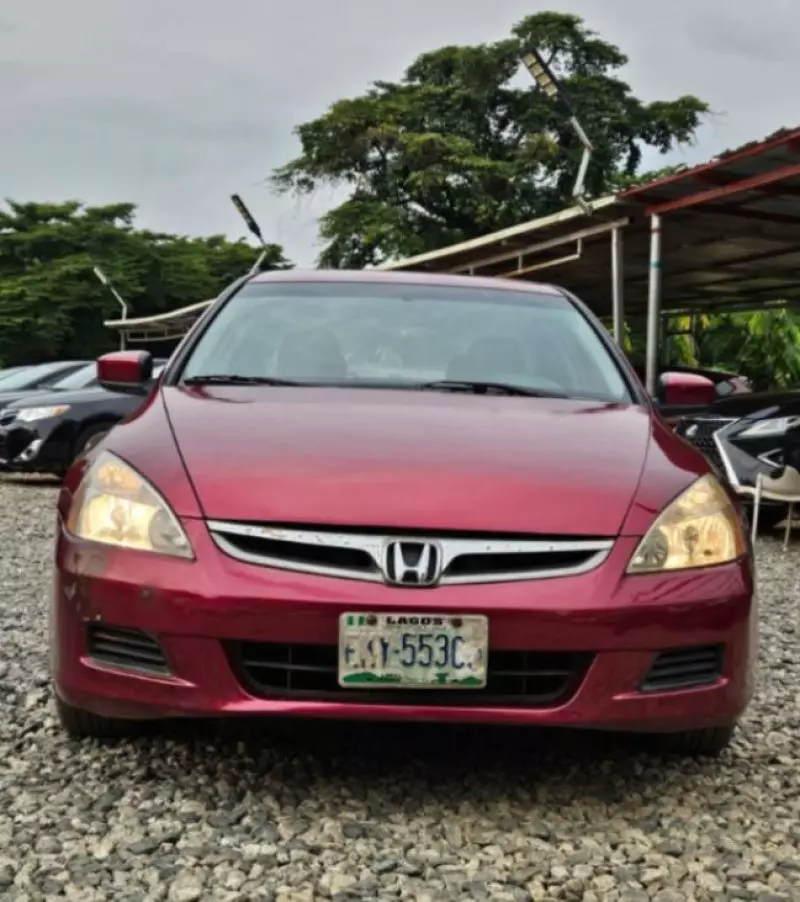 Honda Accord   - 2006