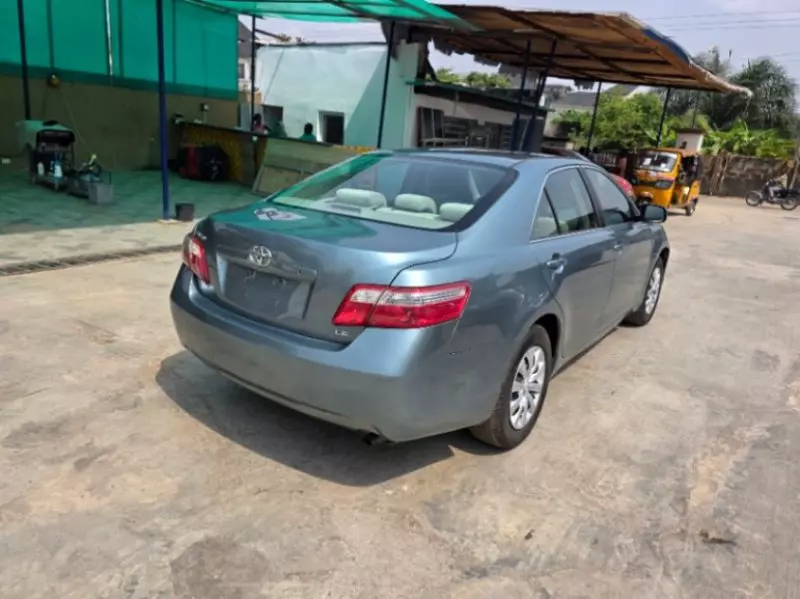 Toyota Camry   - 2008