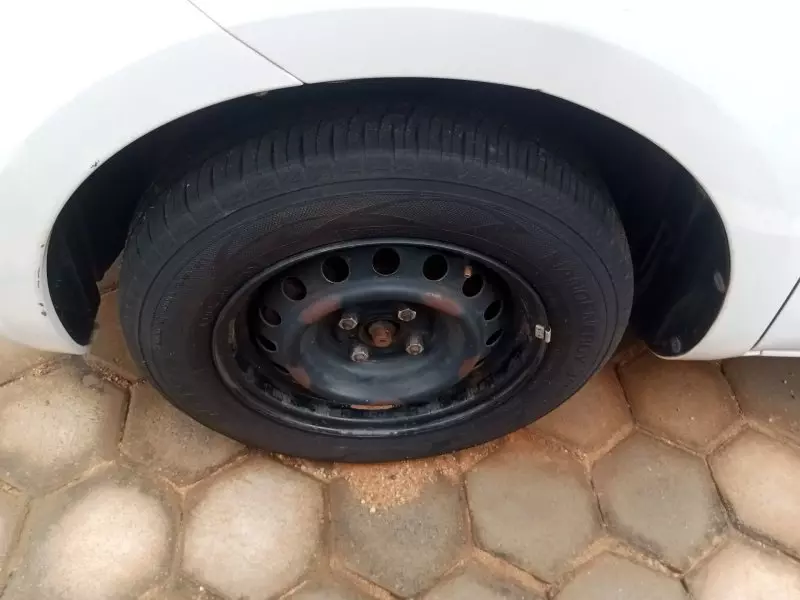 Toyota Sienta   - 2010