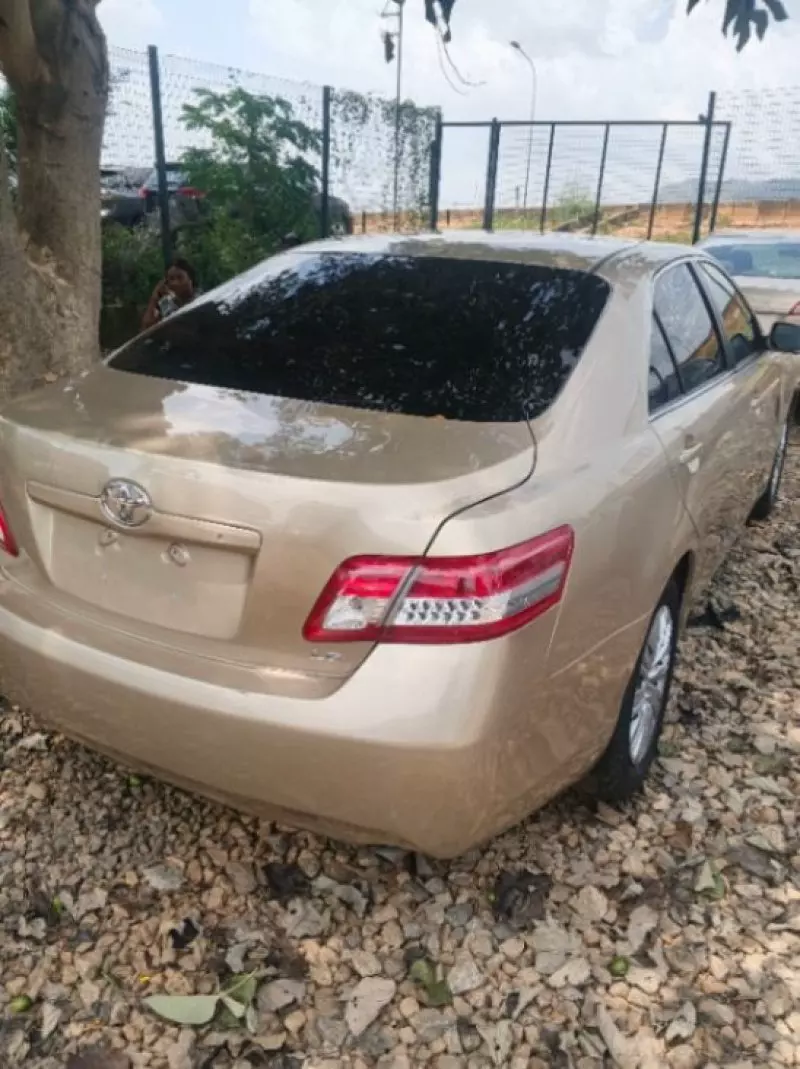 TOYOTA Camry   - 2011