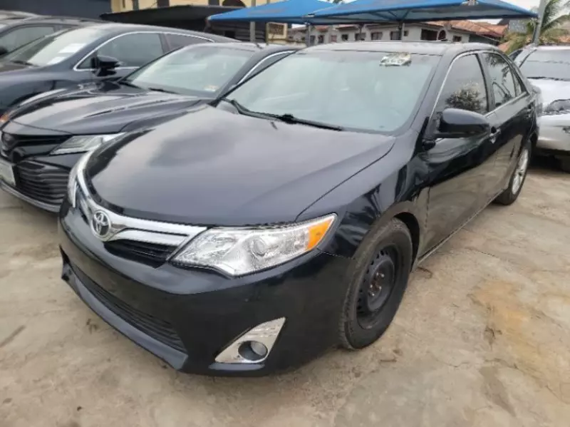 Toyota Camry   - 2012