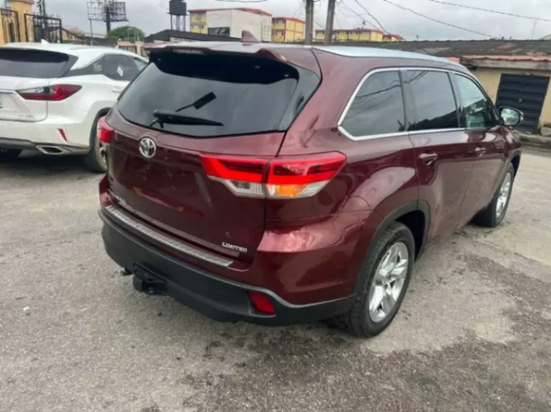 TOYOTA Highlander   - 2015