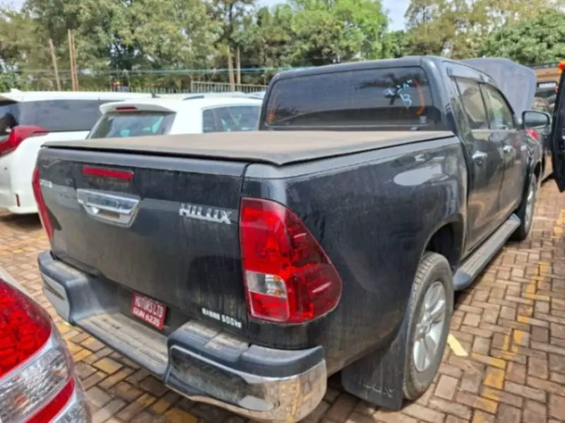 TOYOTA Hilux   - 2018