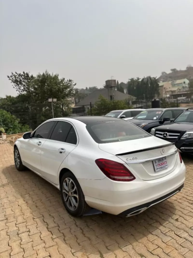 Mercedes-Benz C 300   - 2015