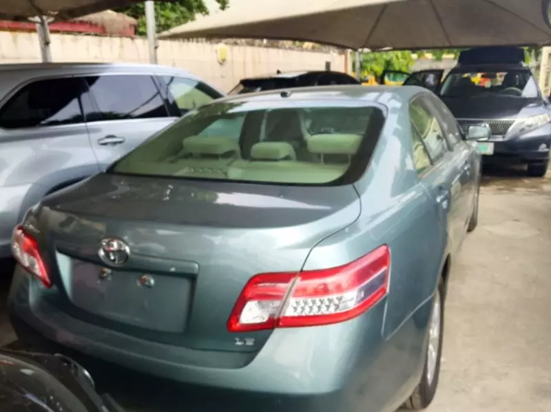 Toyota Camry   - 2010