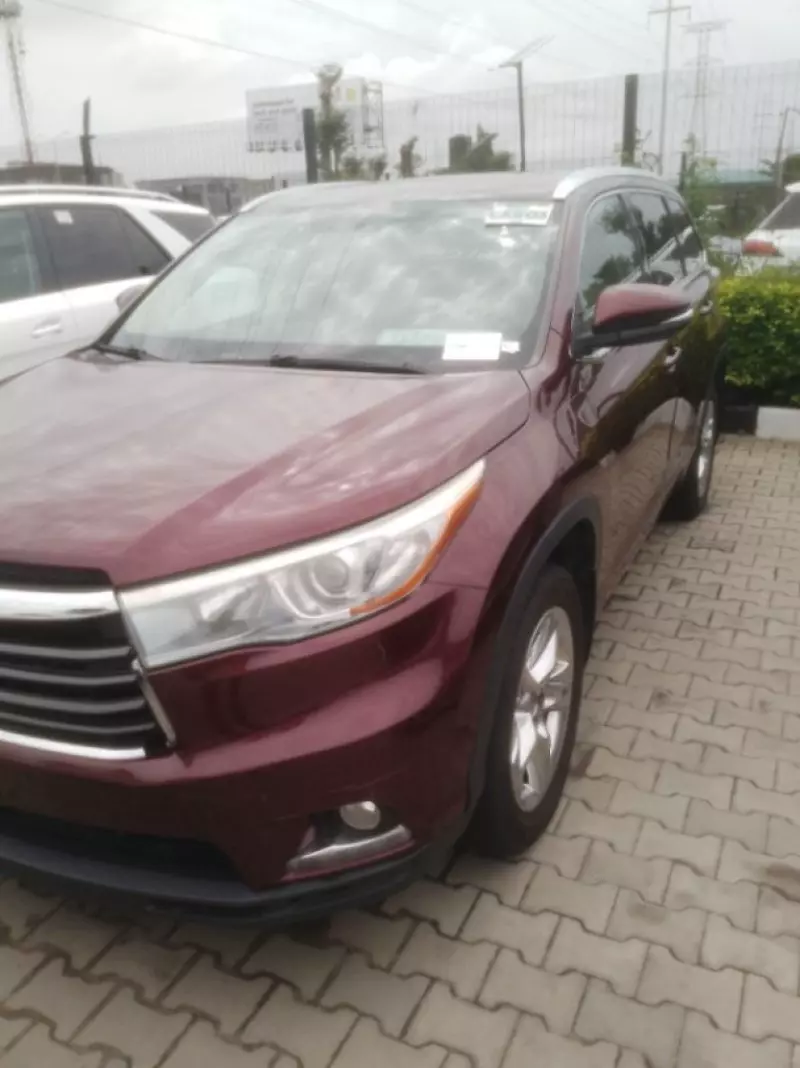 Toyota Highlander   - 2014