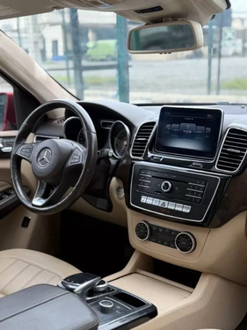 Mercedes-Benz GLE 350 - 2016