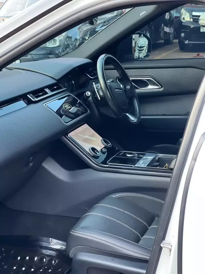 Land Rover Range Rover Velar   - 2018