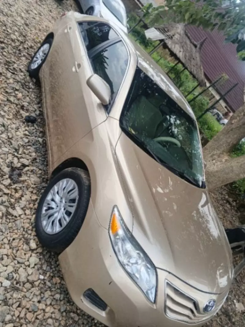 TOYOTA Camry   - 2011