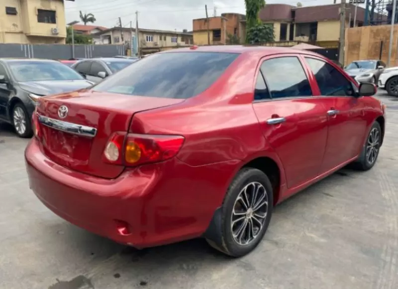 Toyota Corolla   - 2010