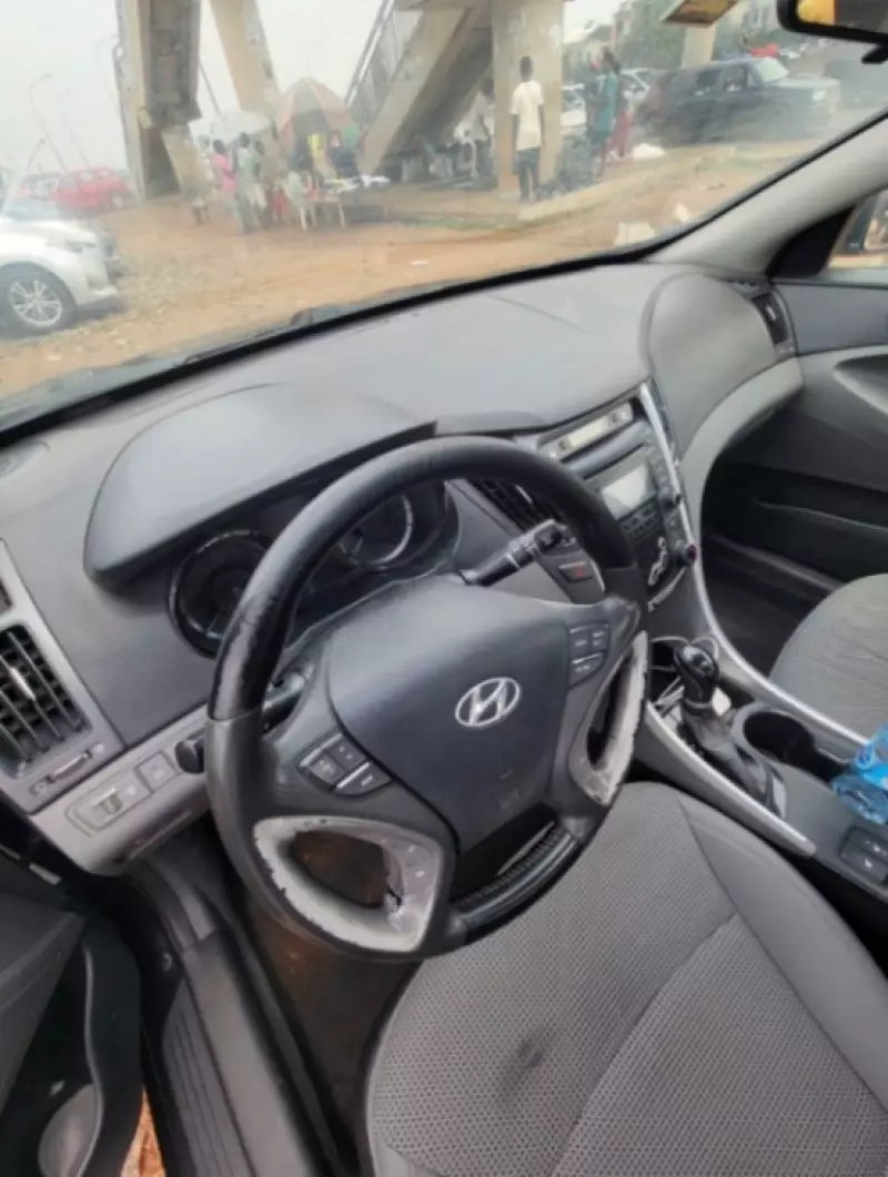 Hyundai Sonata - 2013