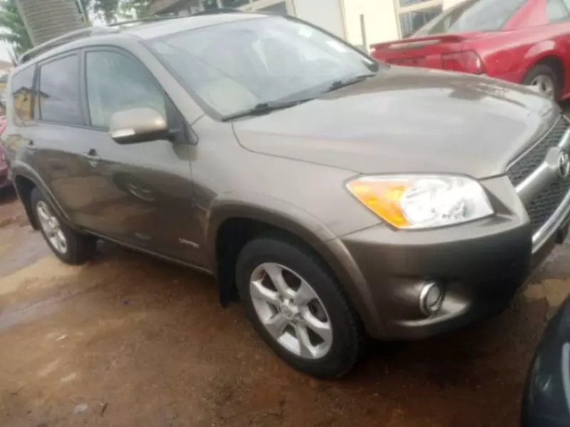Toyota Rav4   - 2011