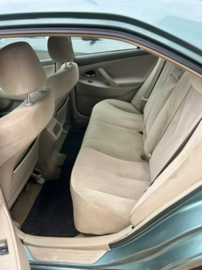 TOYOTA Camry - 2010