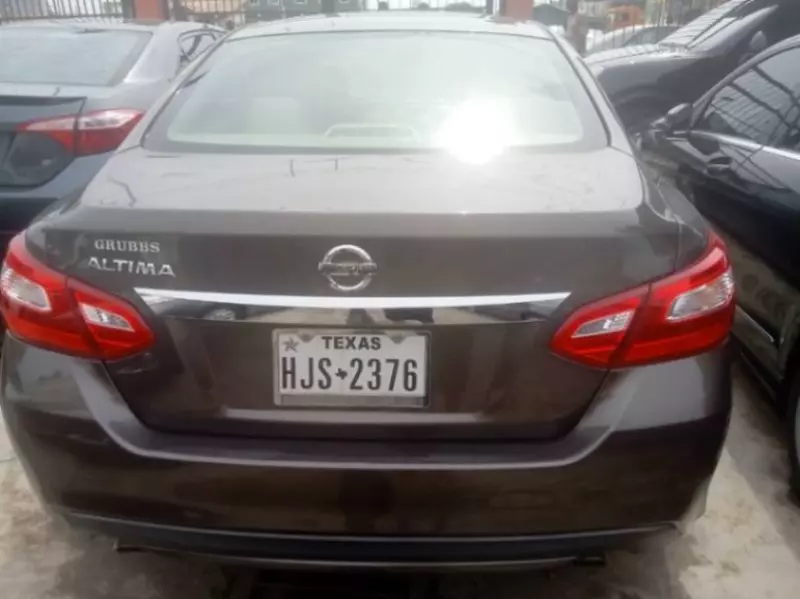 Nissan Altima - 2016